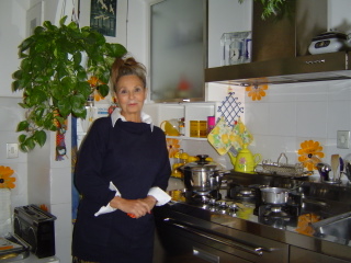 Franca nella sua cucina